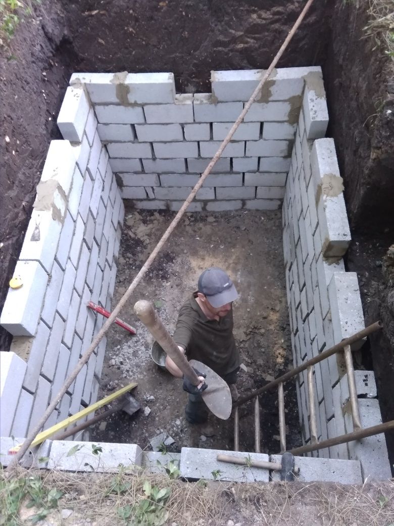 Сливные ямы под ключ.