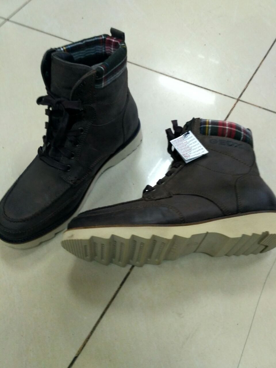 Продам новую фирменную мужскую обувь