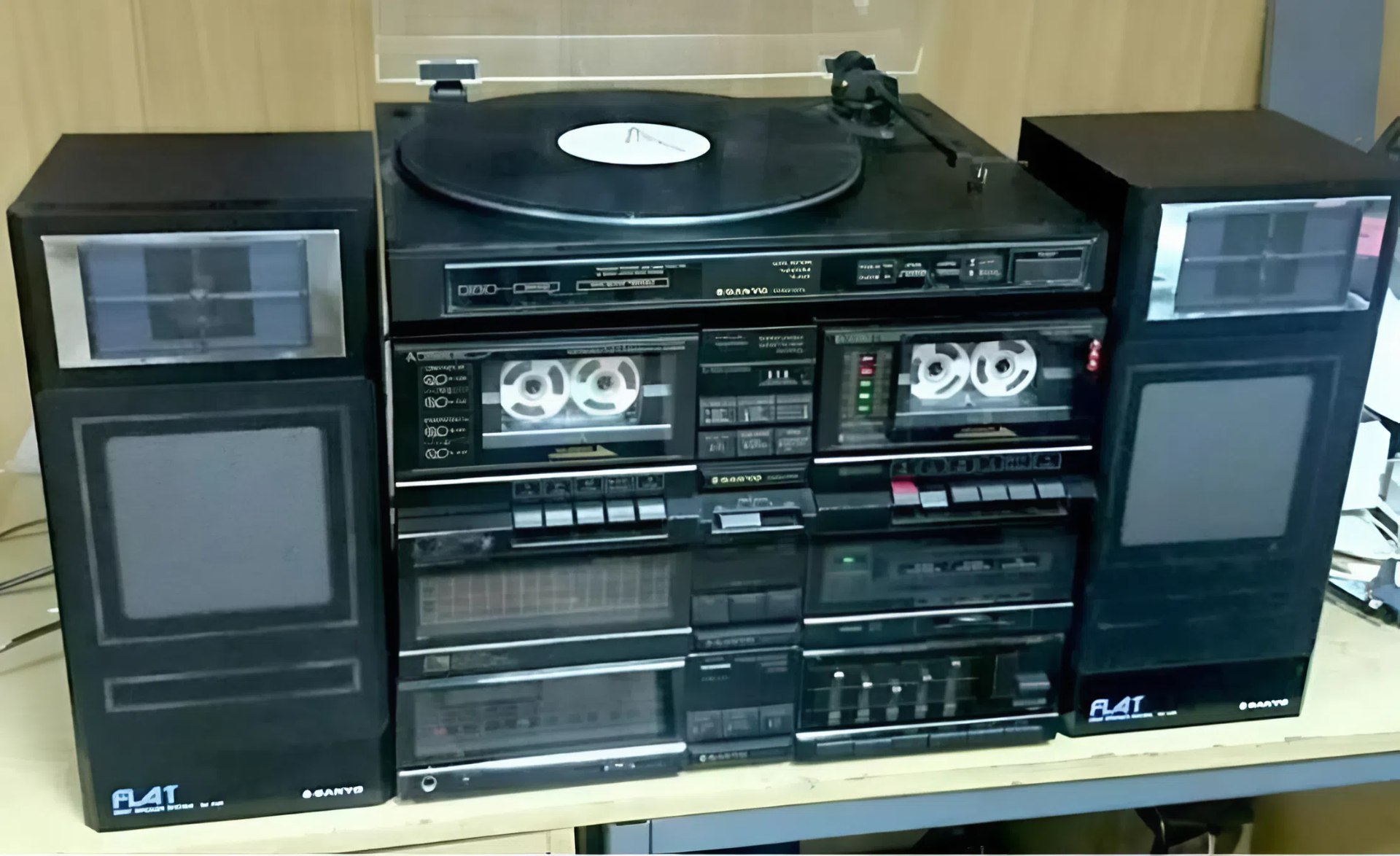 Продам качественный музыкальный центр Sanyo JA