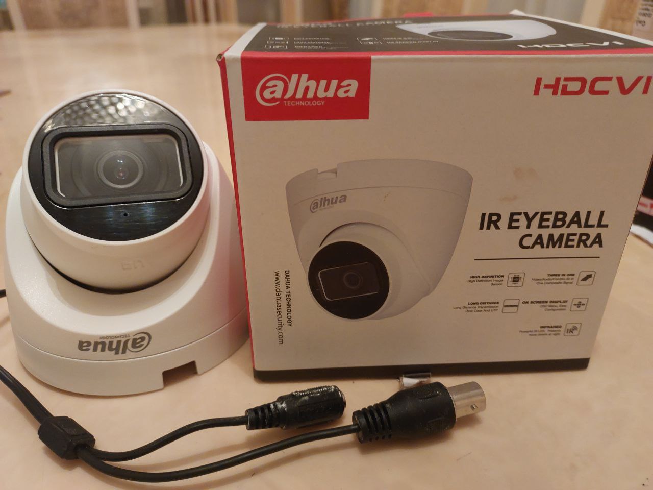 Продаю камеры видеонаблюдения 3 шт.