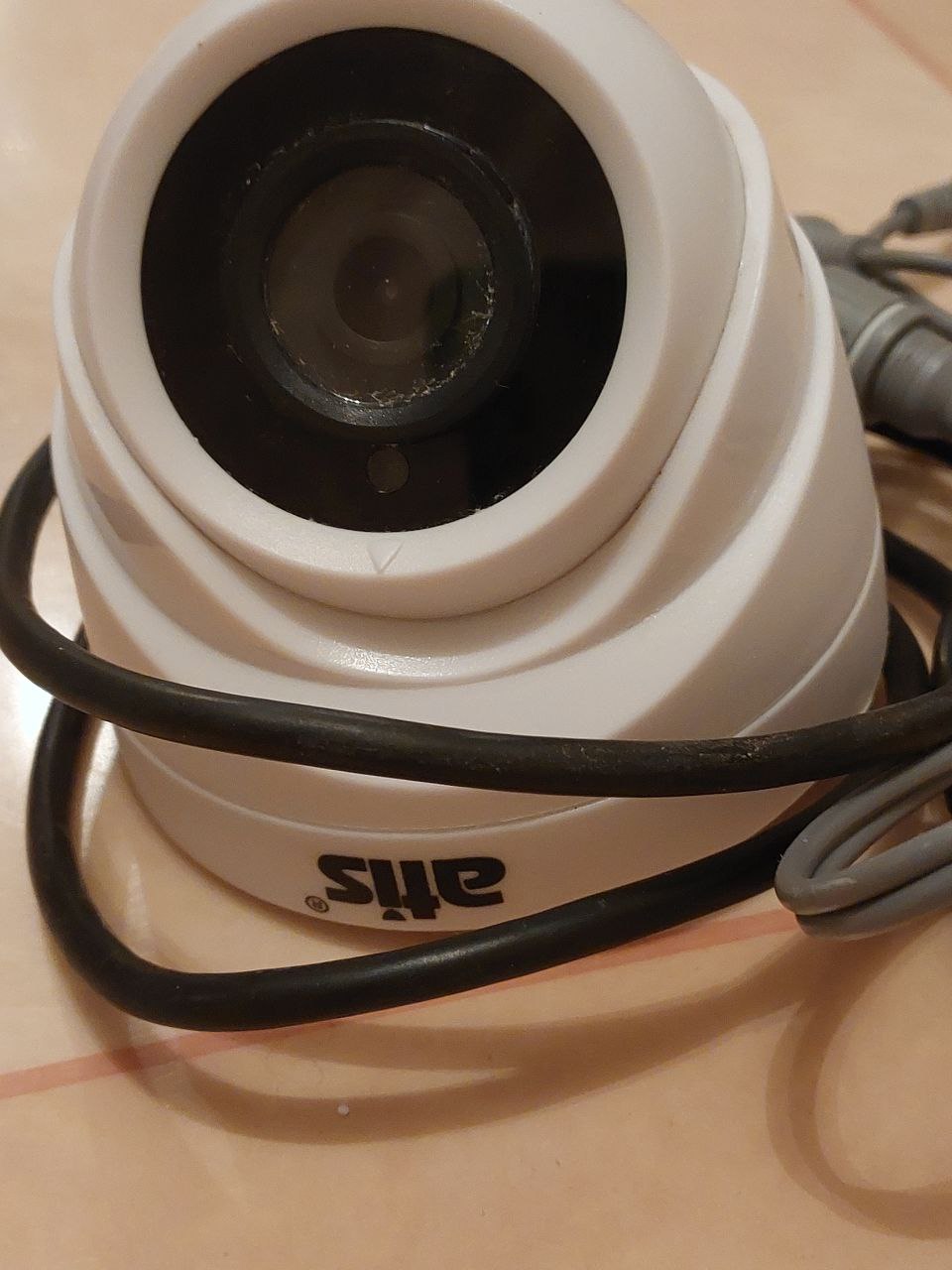 Продаю камеры видеонаблюдения 2 шт.