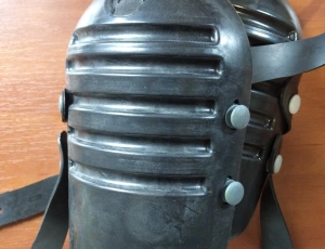 Наколенники ЗПКС-95/08  с регулируемыми ремнями крепления. 