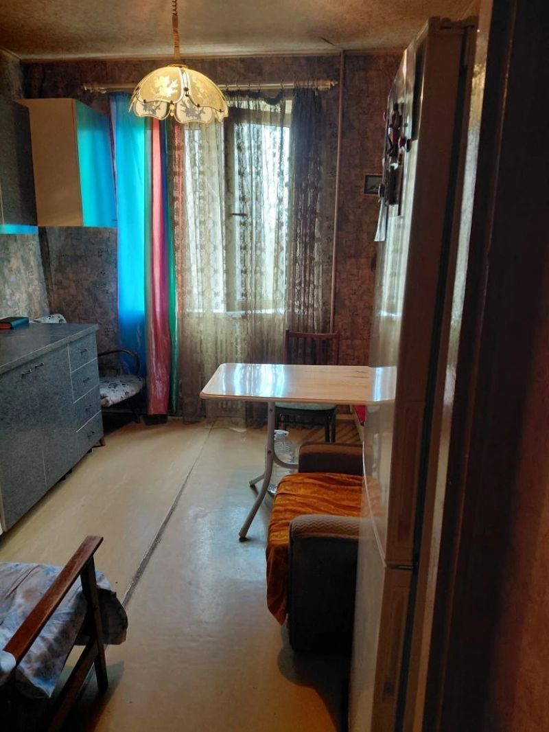 3-х ком. квартира в Калининском р-не. пр. Ильича (мединститут)