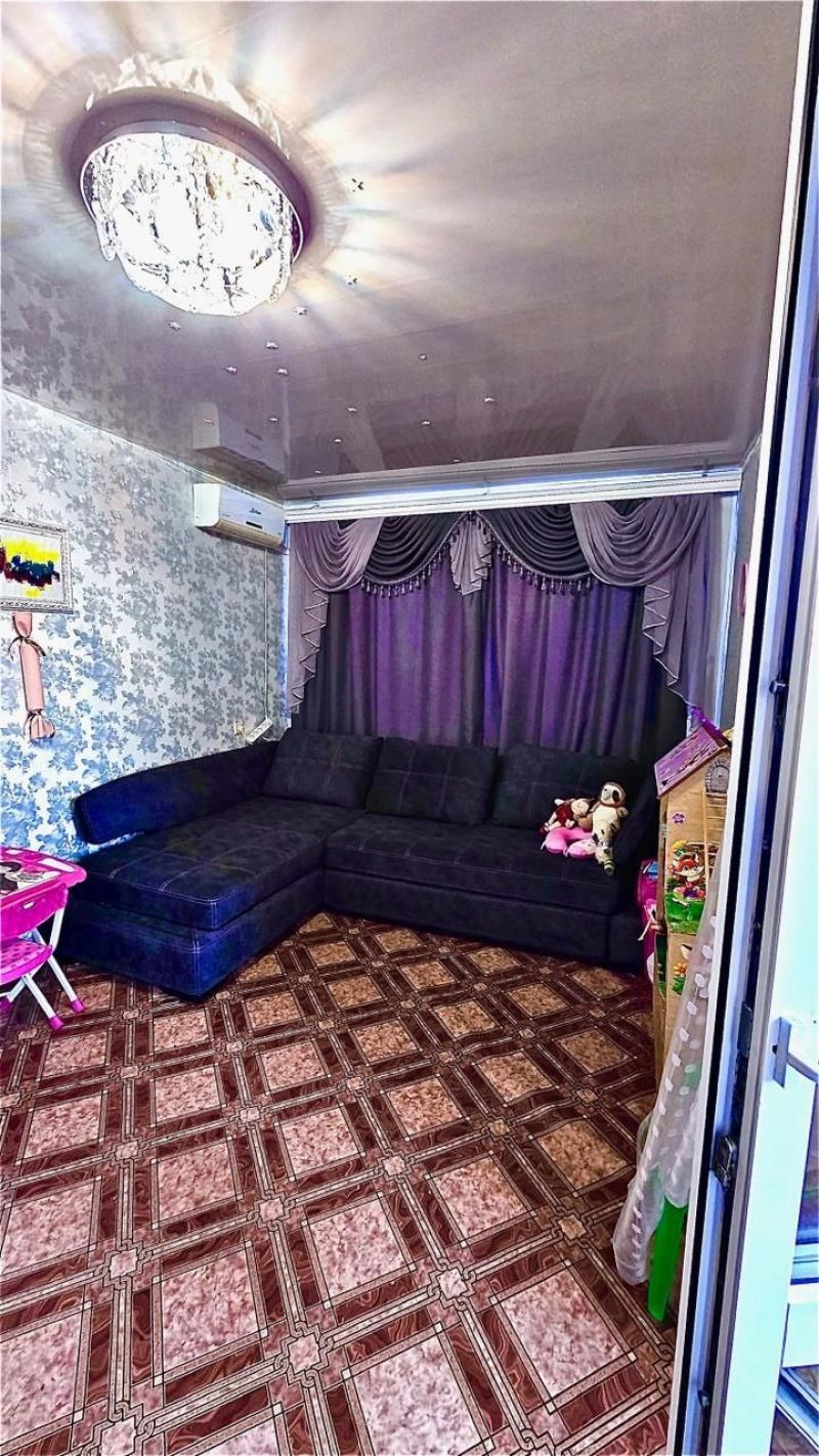 2-х ком. квартира 52 м2,  14/14   в Кировском р-не. ул. Петровского 