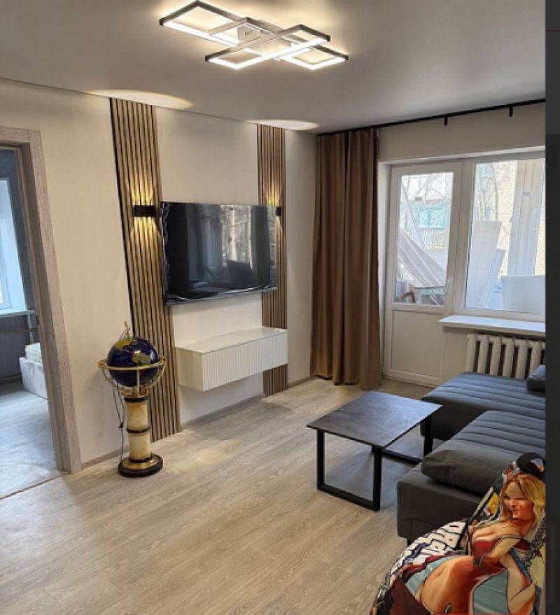 2-х ком. квартира в Калининском р-не, ул. Антипова в отличном состоянии (свежый современный ремонт)