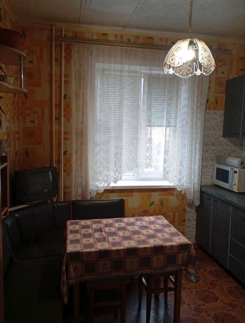 2-х ком. квартира в Буденовском р-не. ул. Незвисимости