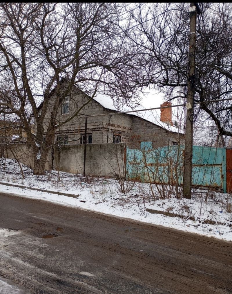Цена снижена на 1 мл. Дом в Ленинском р-не, ул. Изотова. Газ, вода, ц.канализация
