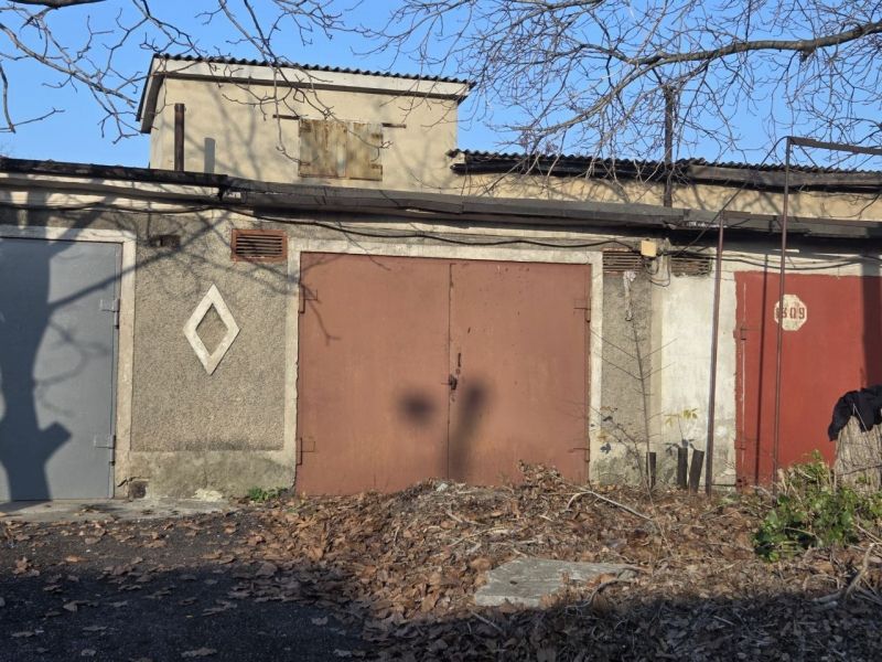 Гараж в Буденовском р-не. кооп. Горняк в хорошем состоянии