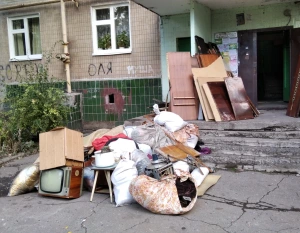 Вывоз старой мебели хлама и старых вещей 