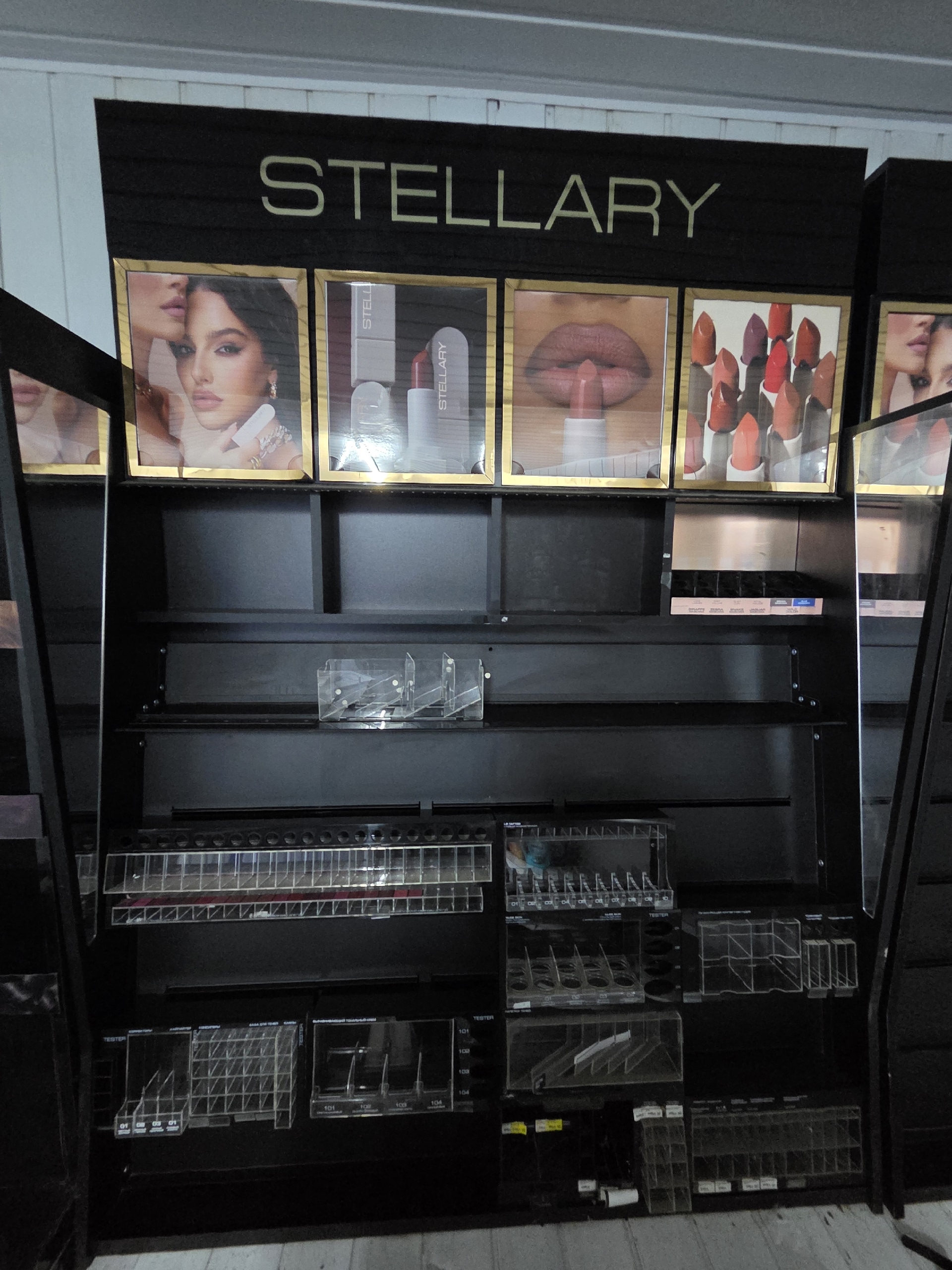 Продам витрина – стенд для продажи декоративной  косметики