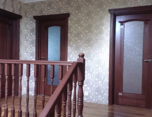 Двери из массива дерева